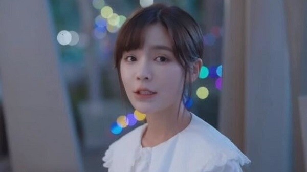 完蛋我被美女包围了房间里的心跳